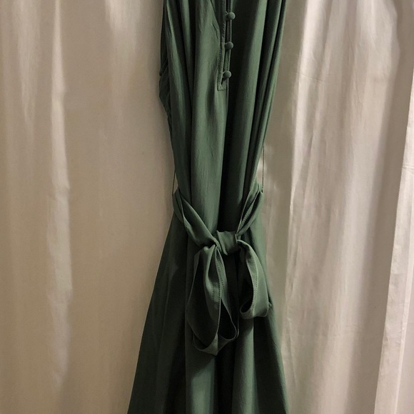 Dress - Picture 2 of 4